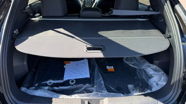 Main image 12