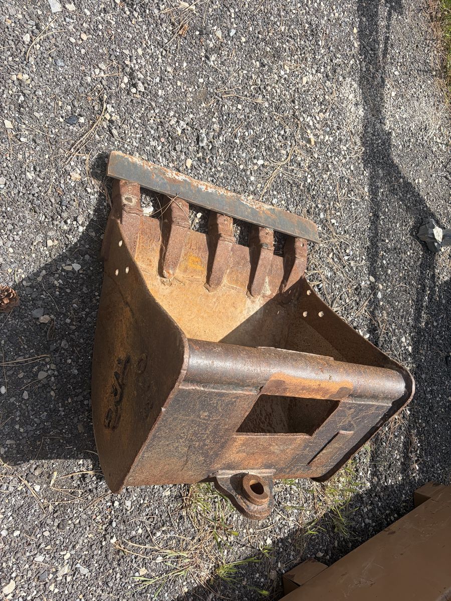 Tag 24" Mini Ex Bucket