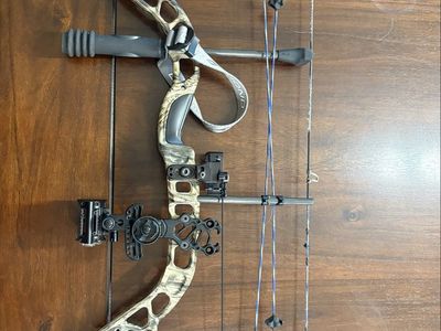 Diamond Archery Infinite Edge Pro Compound Bow Camo with Accessories