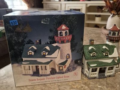 Dickens Keepsake Porcelain Lighted House Lighthouse Christmas Village Decoration