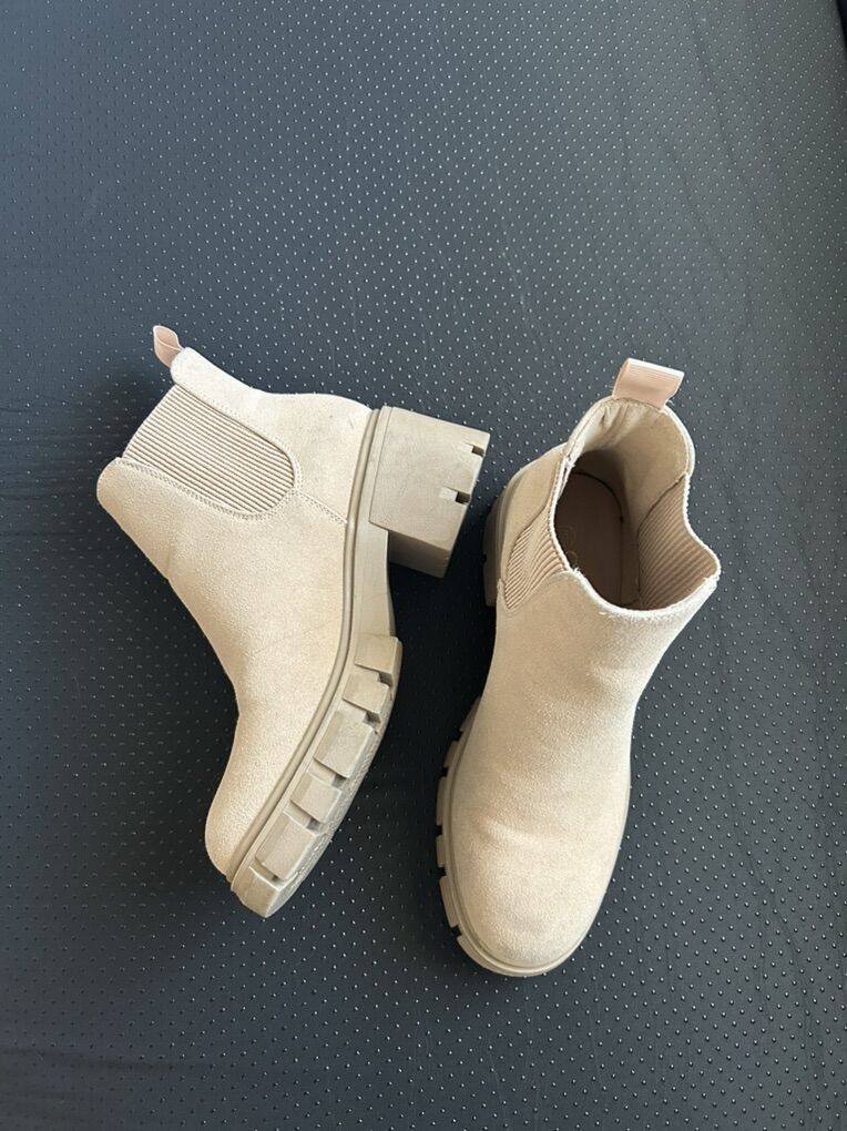 Boots With Chunky Heel