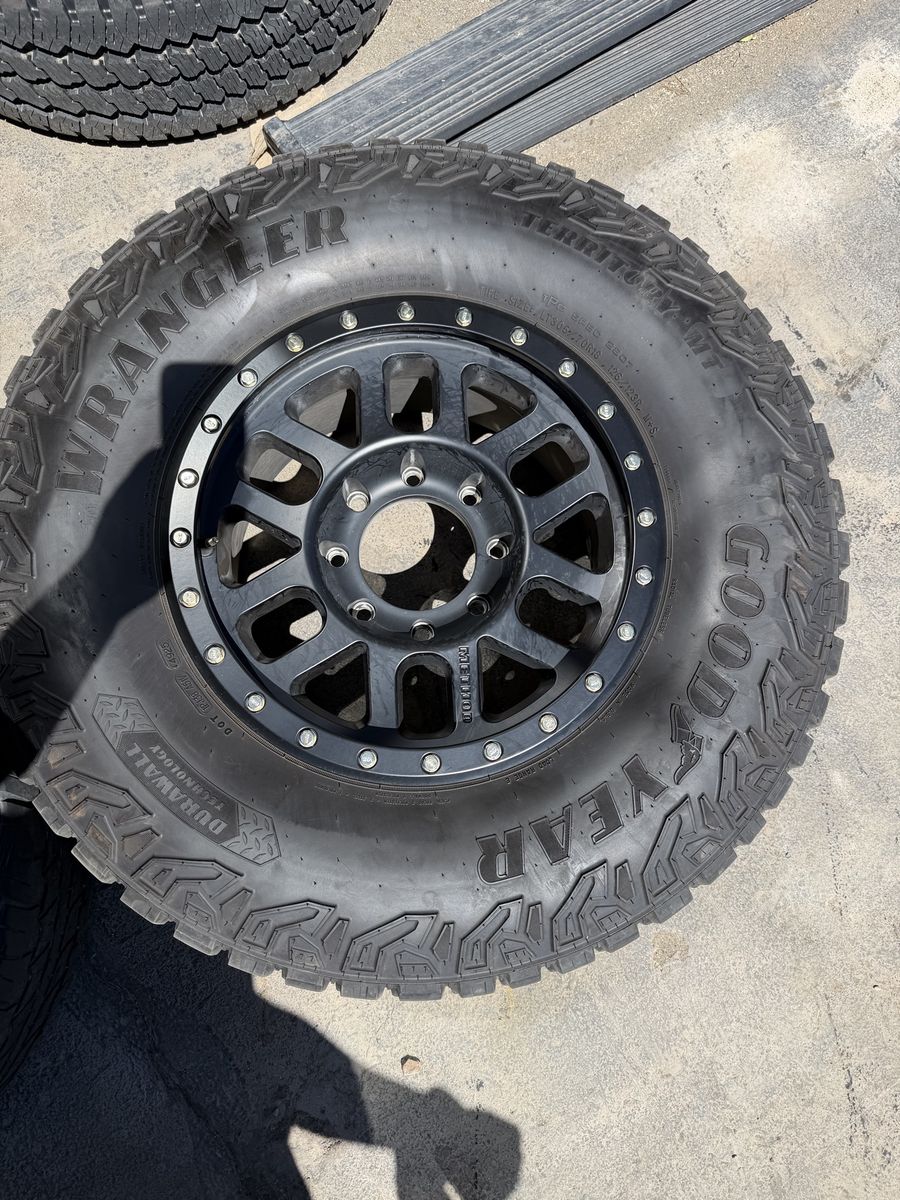 Brand New GMC 2500 Wheels and Tires