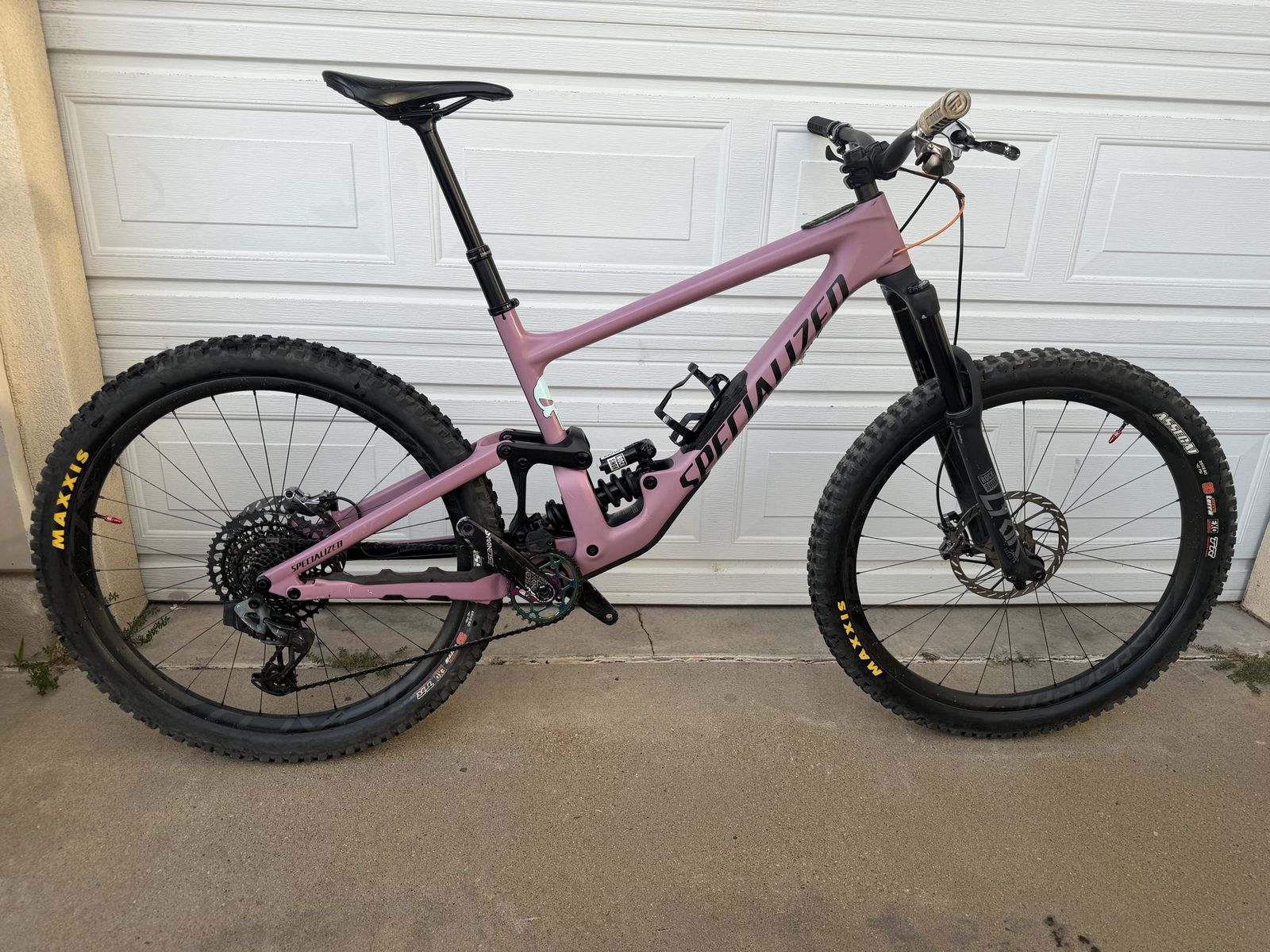 SPECIALIZED ENDURO, LOTS OF UPGRADES. SIZE  S5, READY FOR A NEW HOME!!
