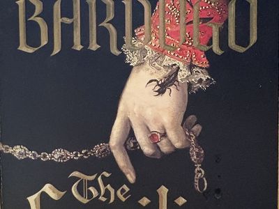 The Familiar by Leigh Bardugo - Paperback