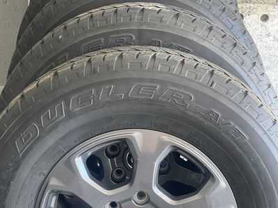 Bridgestone Dueler A/T 255/75R17 Tires and Bronco Wheels - Set of 5