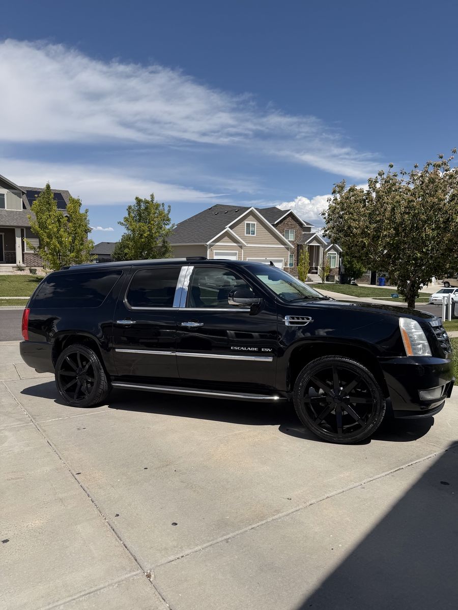 2010 CADILLAC ESCALADE ESV Premium Luxury Platinum