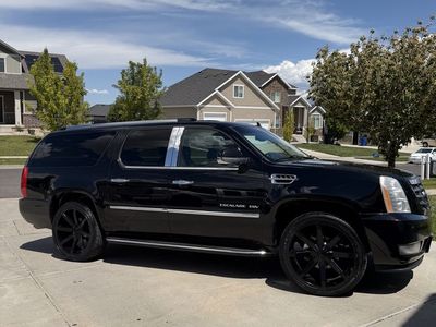 2010 CADILLAC ESCALADE ESV Premium Luxury Platinum