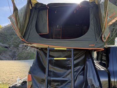 Roof top tent