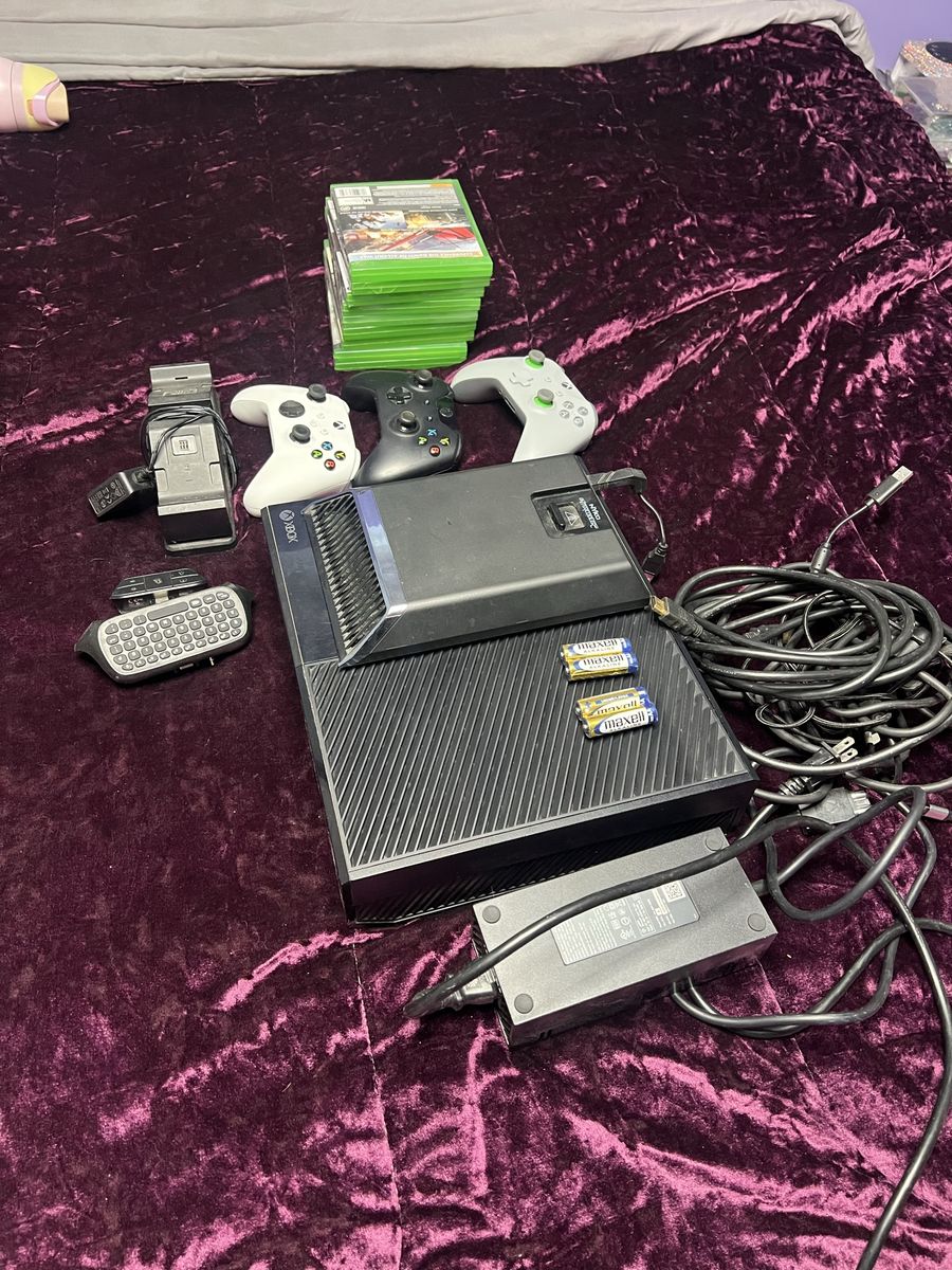Xbox one Console Bundle with Games, 3 Controllers, and Accessories