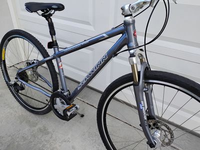 Schwinn Voyageur SLX Hybrid Bike- Like New