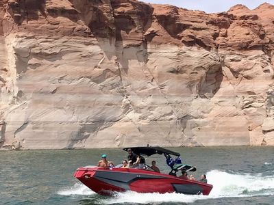 Heyday WT Surf wake boat rentals