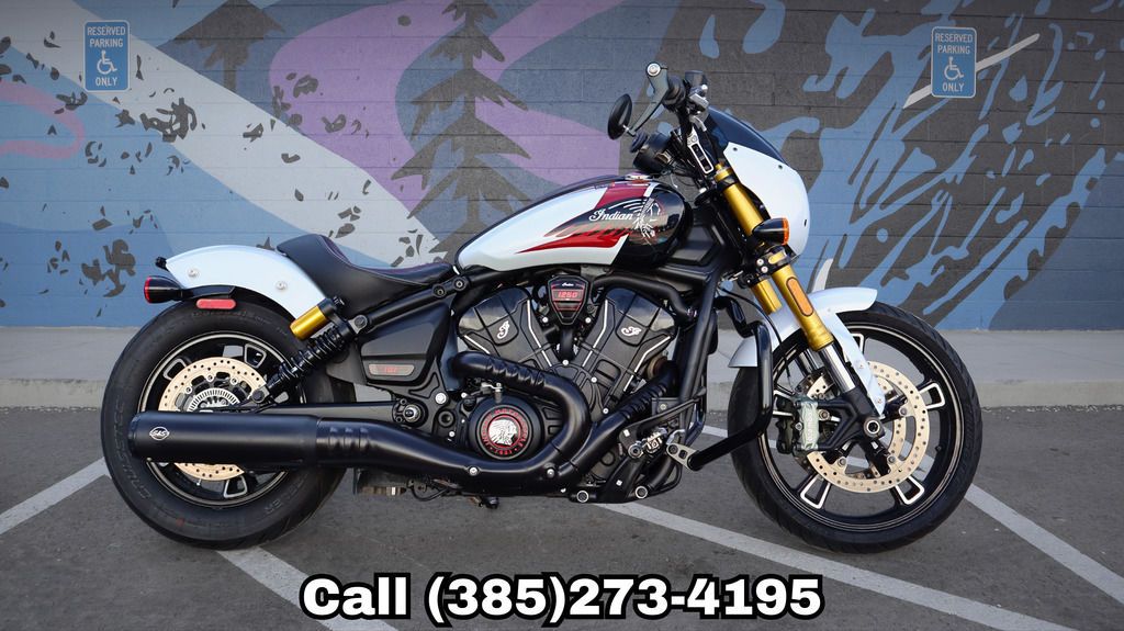 2025 Indian Motorcycle® 101 Scout® Ghost White Metallic with Graphics