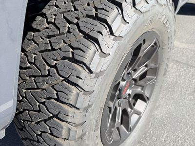BF Goodrich KO3 all terrain tires size 285/65/18 (33 inch tires)