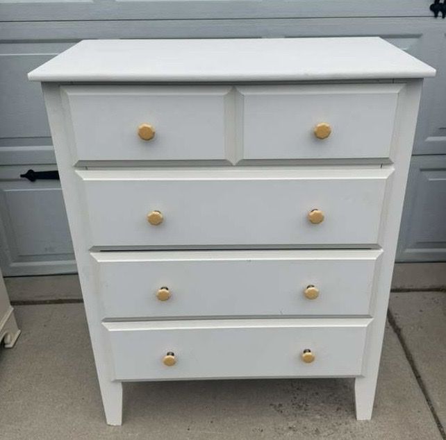 Adorable dresser