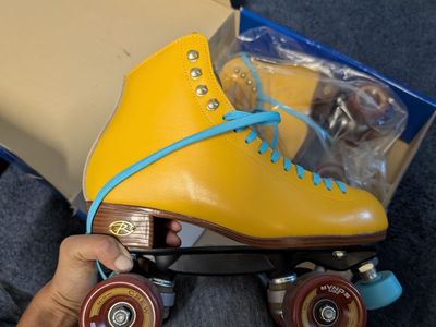 Nearly Brand New Riedell Roller Skates Size 8