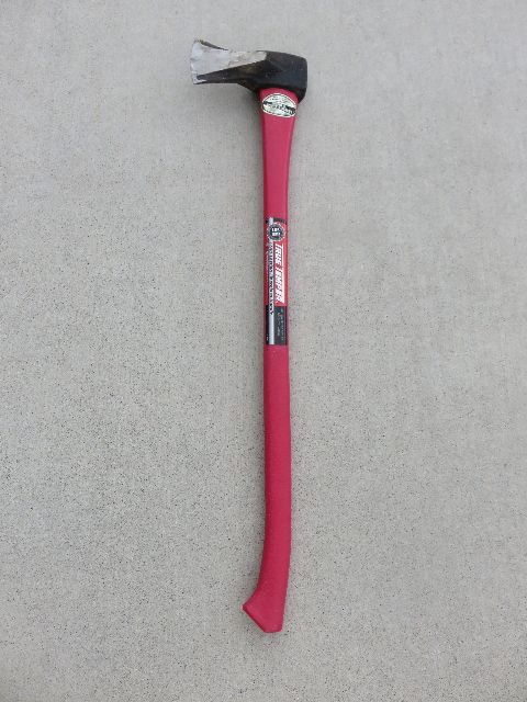 EXCELLENT SHAPE AXE/HAMMER MAUL MADE BY TRUE TEMPER WITH A FIBERGLASS HANDLE/SHAFT