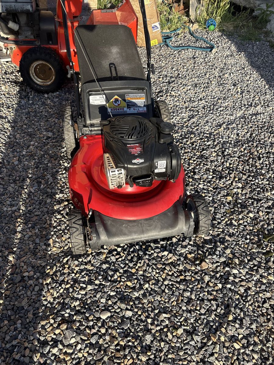 Yard Machines by MTD 21" Mulch & Rear Bag Push Mower - Briggs & Stratton 140cc 550EX Series Engine