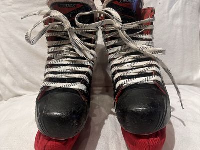 Bauer vapor X2.7 black with red trim skate size 5 hockey skates with blade covers