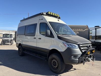2022 Winnebago Revel 44E