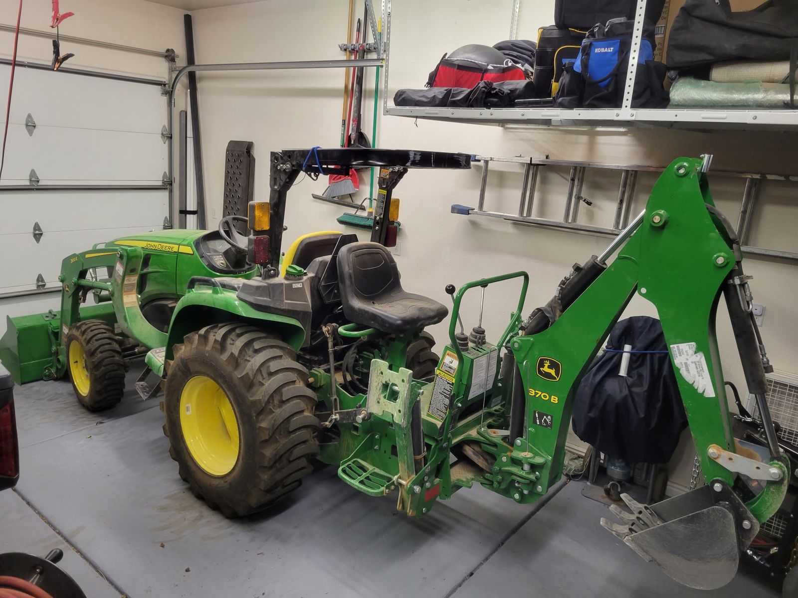 John Deere Tractor 3038 with backhoe