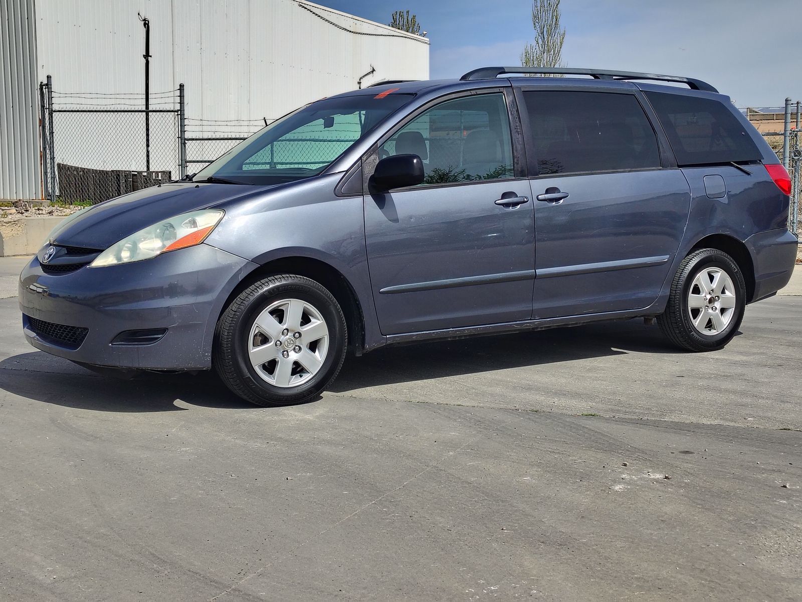 2006 Toyota Sienna LE 8 Passenger