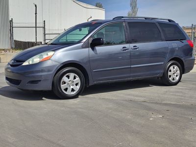 2006 Toyota Sienna LE 8 Passenger