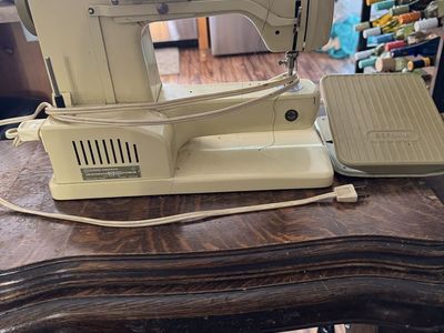 Vintage Bernina Record sewing machine bundle dose run