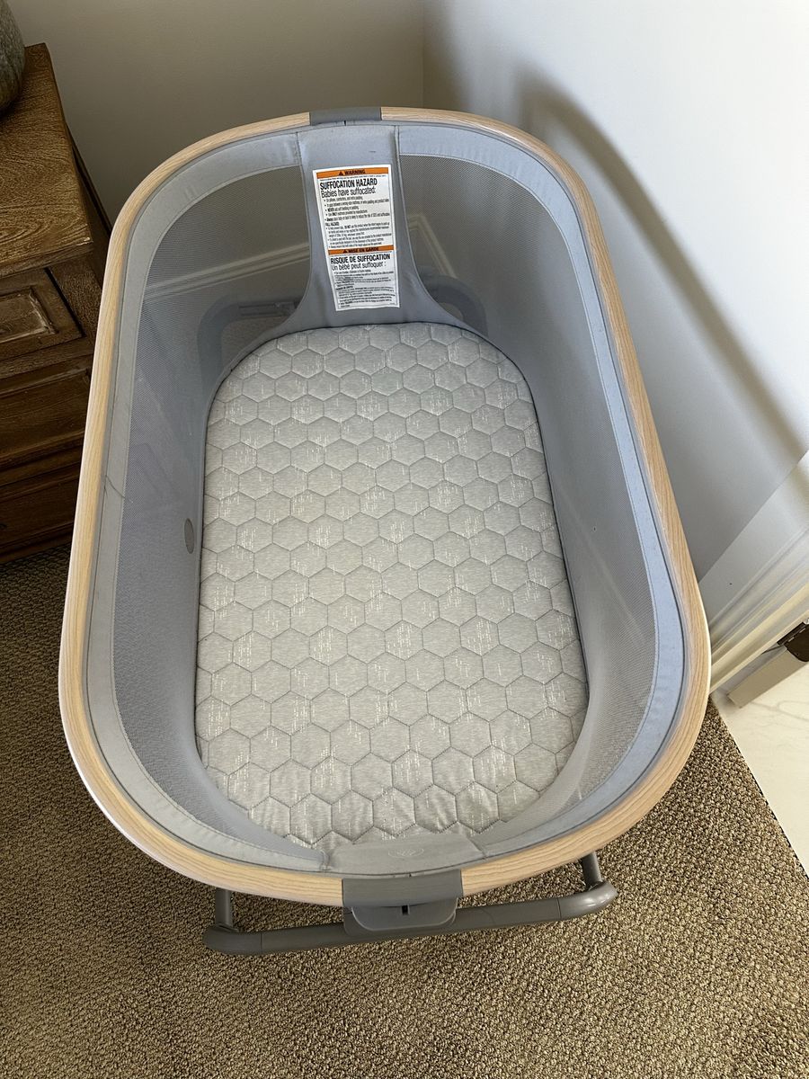 New Maxi Cosi Iora Bedside Bassinet, Gray (retains $279)
