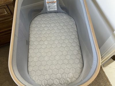 New Maxi Cosi Iora Bedside Bassinet, Gray (retains $279)