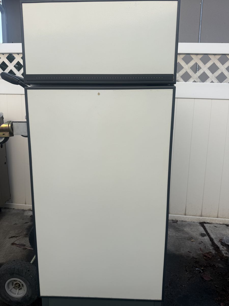 Danby Propane Refrigerator Top-Freezer White Off-Grid Refrigerator