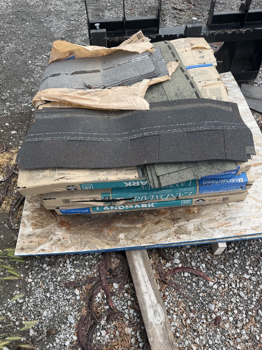 Black walnut certainteed landmark roof shingles