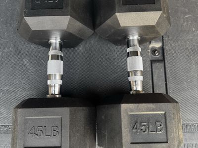 NEW Set of 2 45 lb rubber coated hex dumbbells