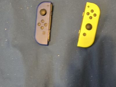 Yellow and blue joycons Nintendo switch