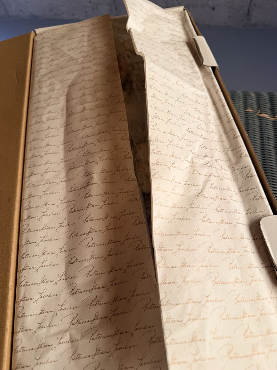 WORLD GALLERY Dolls & Collectables Alexandra Bride designated as Item No. HS 832