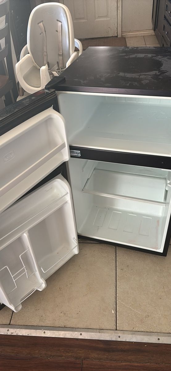 Galanz Mini Fridge with Freezer, Black, Compact Refrigerator