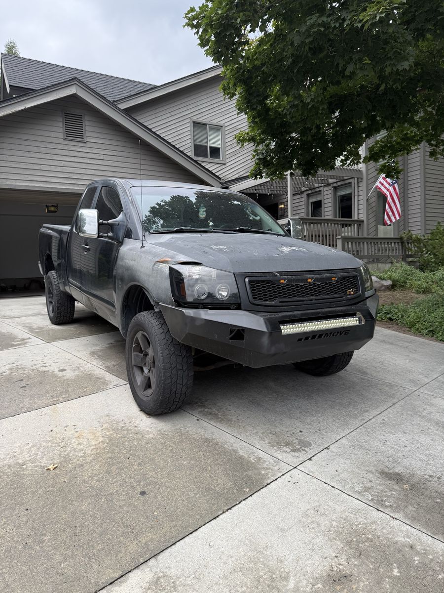 2004 Nissan Titan SE
