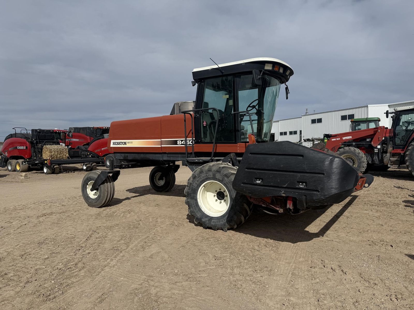 2000 HESSTON 8450 024932