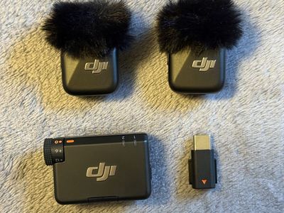 DJI Mic Mini compact microphones