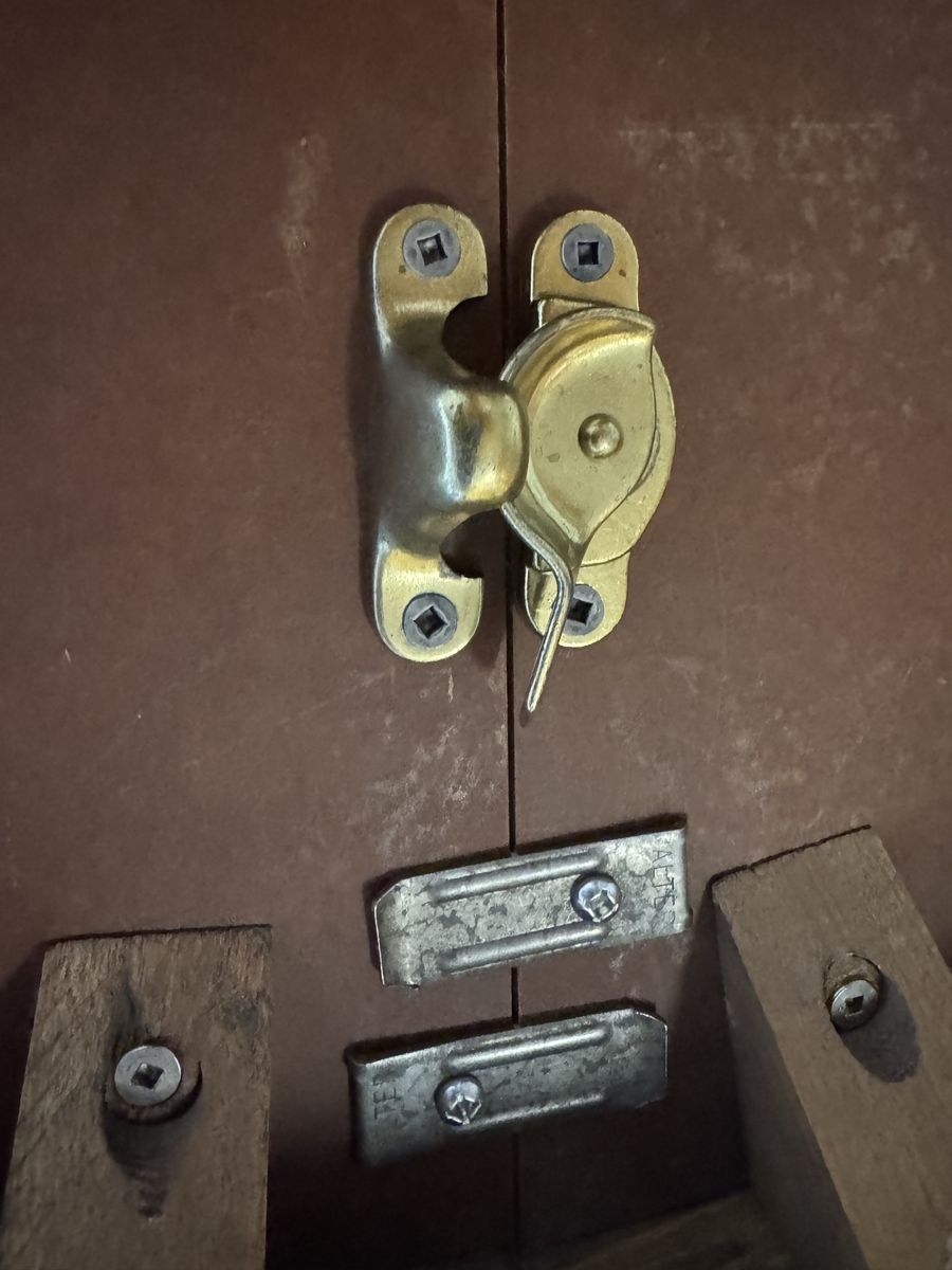 Main image 6