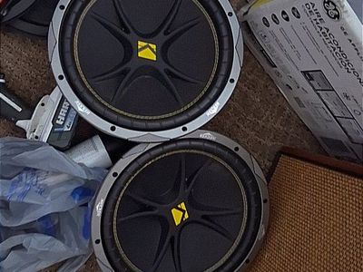 Kicker comp 12" Car Subwoofers with California Profile 2400-Watt Amplifier and Enclosure