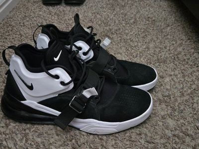 Nike Air Force 270 Black. Size 11