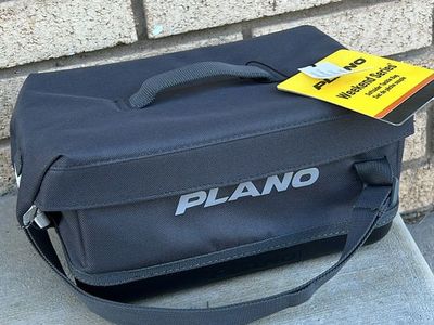 Plano weekend series tackle bag
