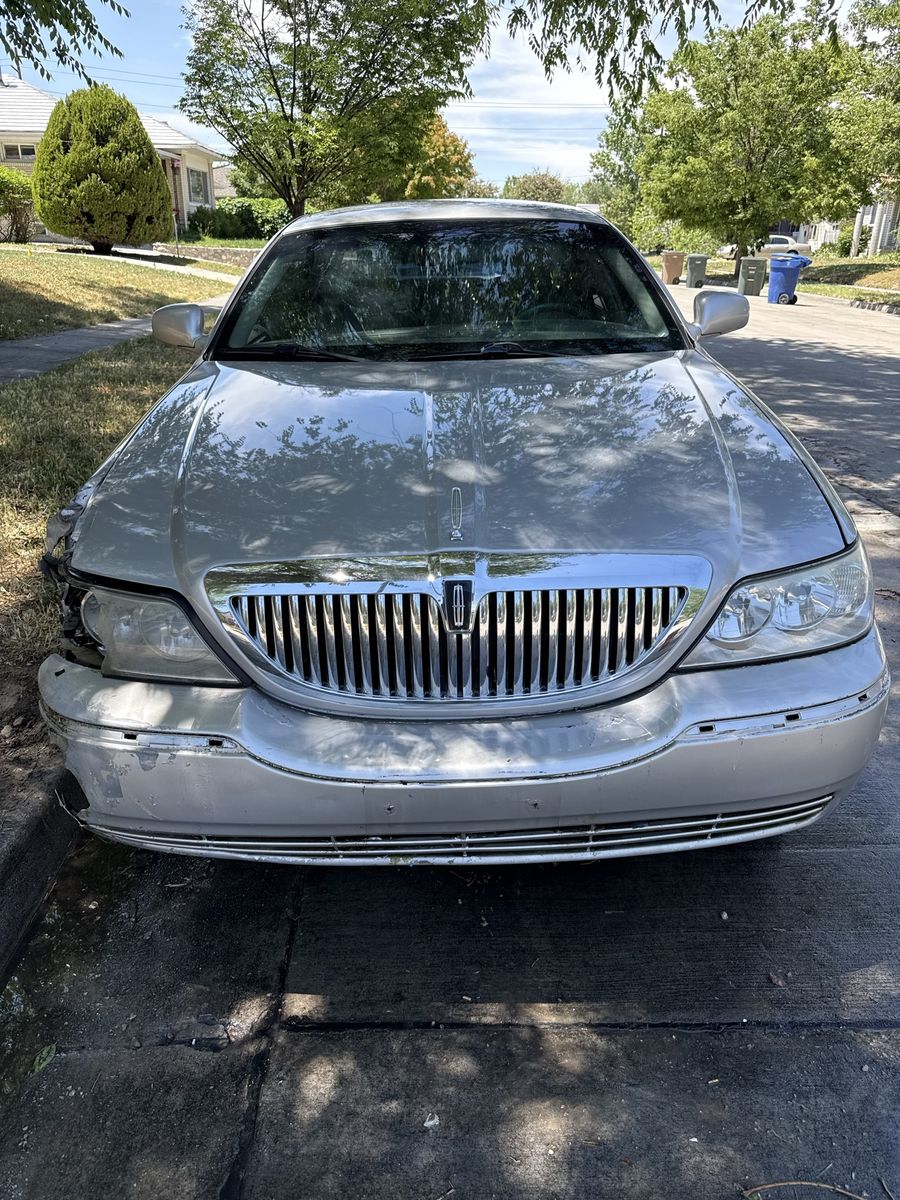 2007 Lincoln Town Car Signature