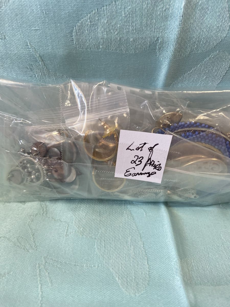 Jewelry (Lot of 23 Pairs of Earrings) Nice