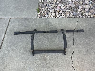 Pull up bar