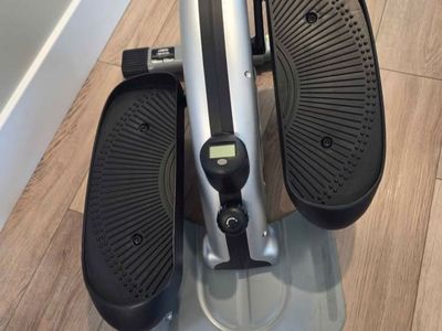 Stamina InMotion e1000 Elliptical Trainer