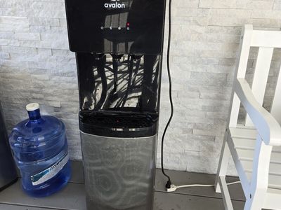 Avalon bottom water dispenser