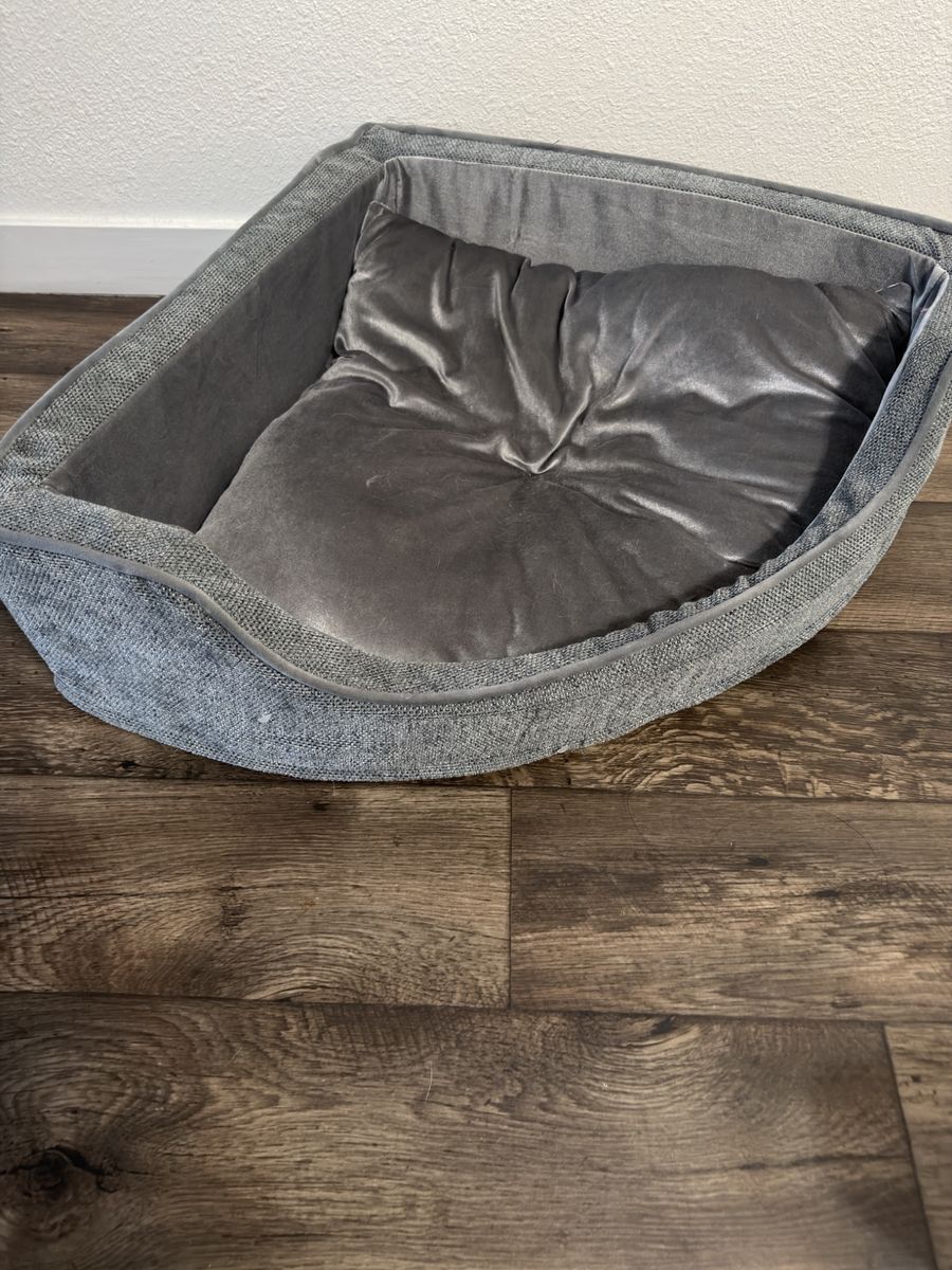 Top paw dog corner bed