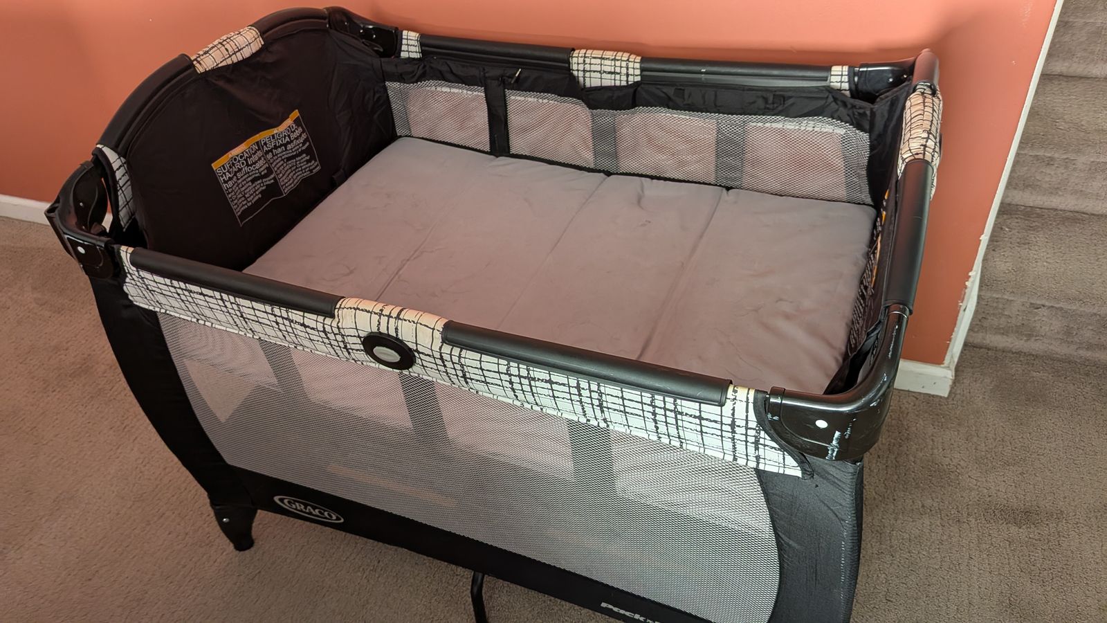 Graco pack and play + bassinet