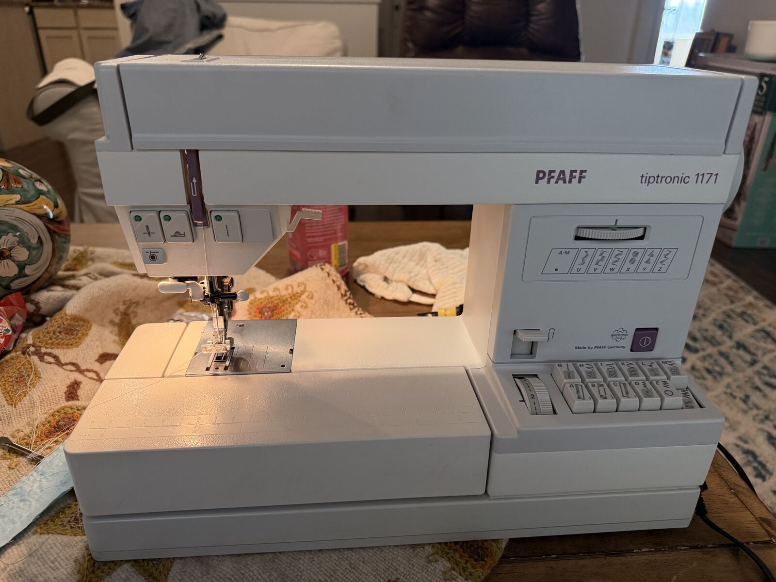 PFAFF Sewing Machine Triptonic 1171